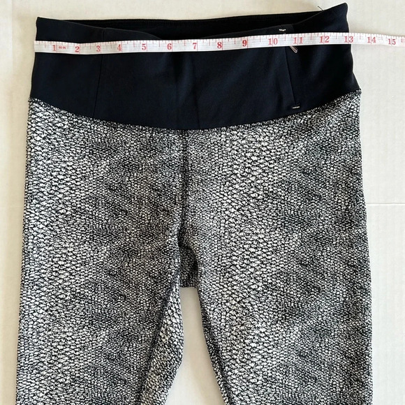 CALIA by Carrie Underwood Leggings Women's White Black Snakeskin Print Small - Picture 3 of 10